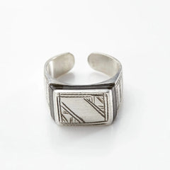 Front view of Adawat'n Tuareg Ring Azro