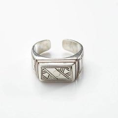 Front view of Adawat'n Tuareg Ring Talbit