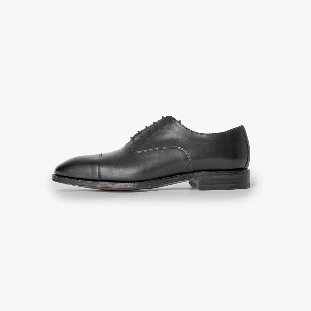 Berwick 5196 Oxford Cap Toe in black Chateaubriand leather, side profile.