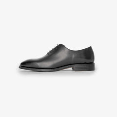 Berwick 5216 wholecut oxford in black leather, side profile.