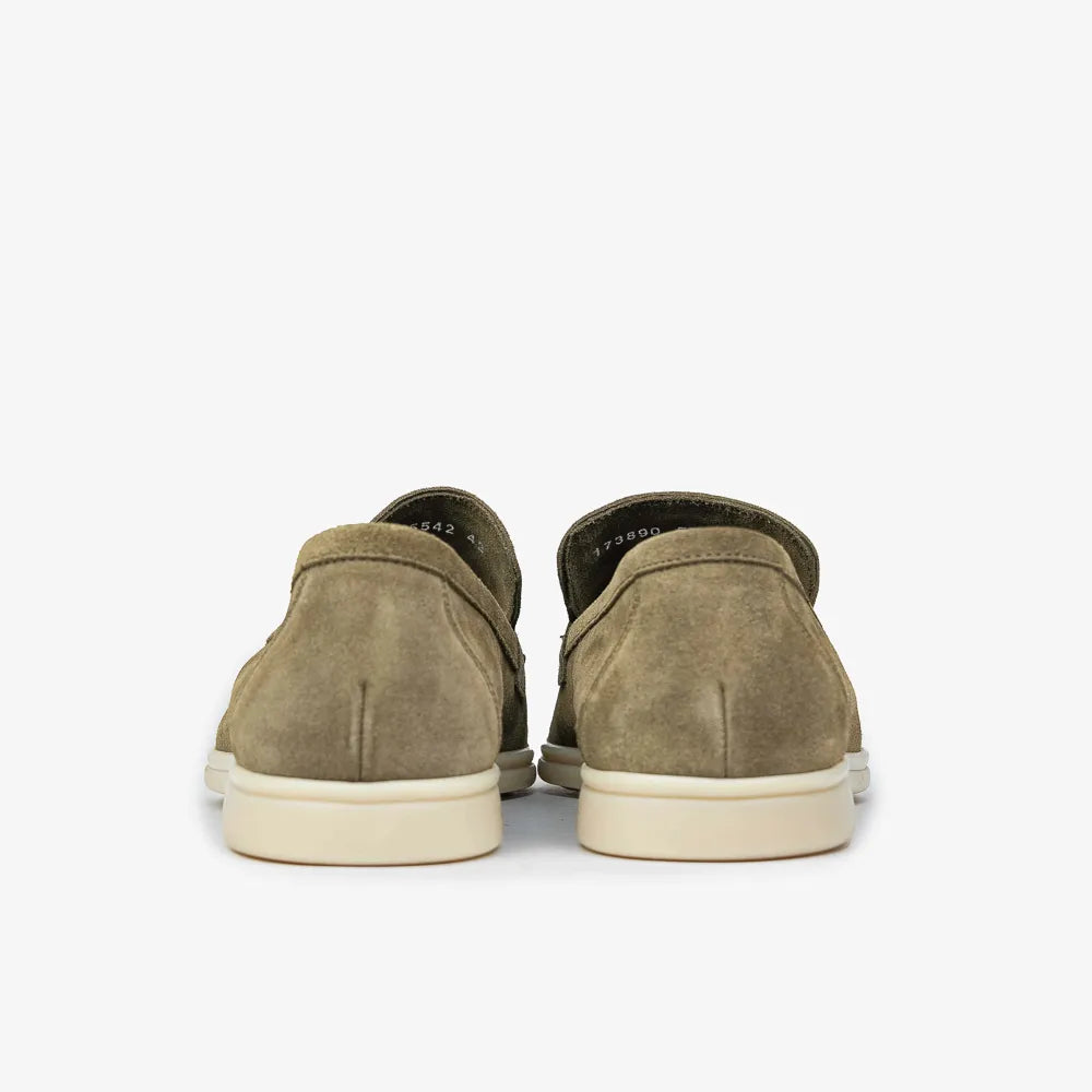 Berwick 5542 Flex Walk Loafer in Quercia brown leather, heel view.