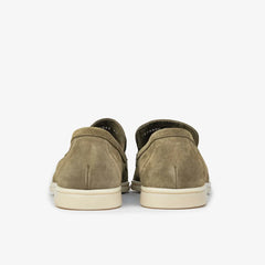 Berwick 5542 Flex Walk Loafer in Quercia brown leather, heel view.