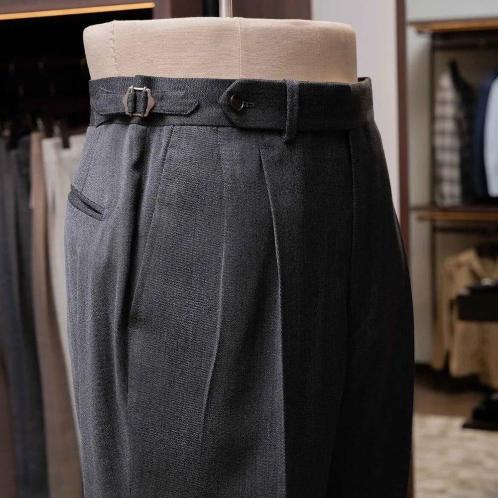 Waistband and waist detail of the Calsa Nagasaki Trousers Covert Grey