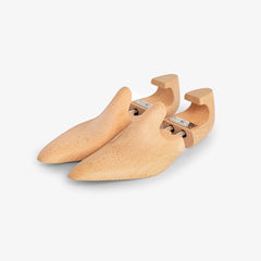 Gaziano & Girling Deco cedar shoe trees, angled view showing sculpted shape.