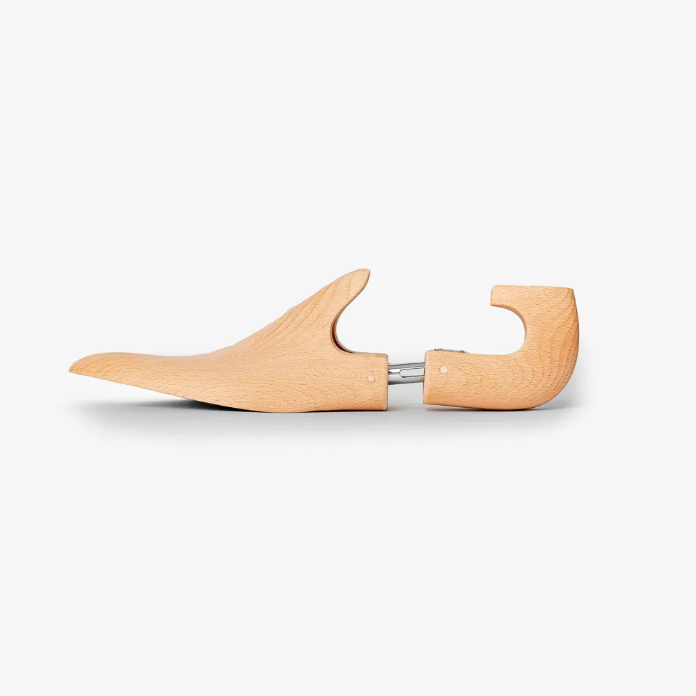 Gaziano & Girling Generic Shoe Trees, side profile highlighting shaping design.