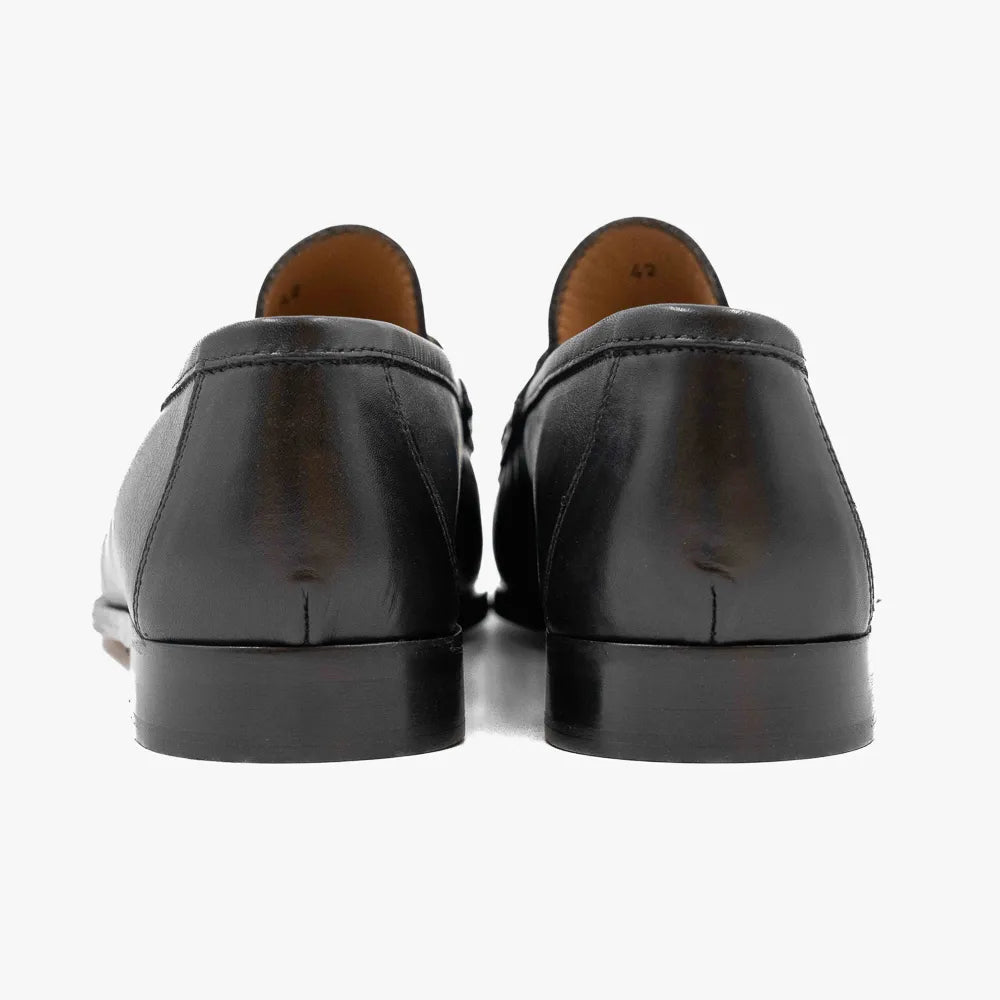 Back view showing heel and stitching on Il Mocassino B-Reverso Mgo 17 Vitello Flou Nero.