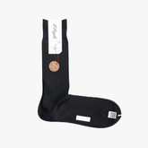 Full view of the Il Regalo 8×2 Rib Socks Black showing the rib-knit structure and classic mid-length silhouette.
