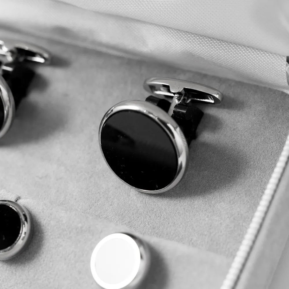 Refinement Formal Cuffs & Stud Set Onyx Silver Round Cufflinks Detail