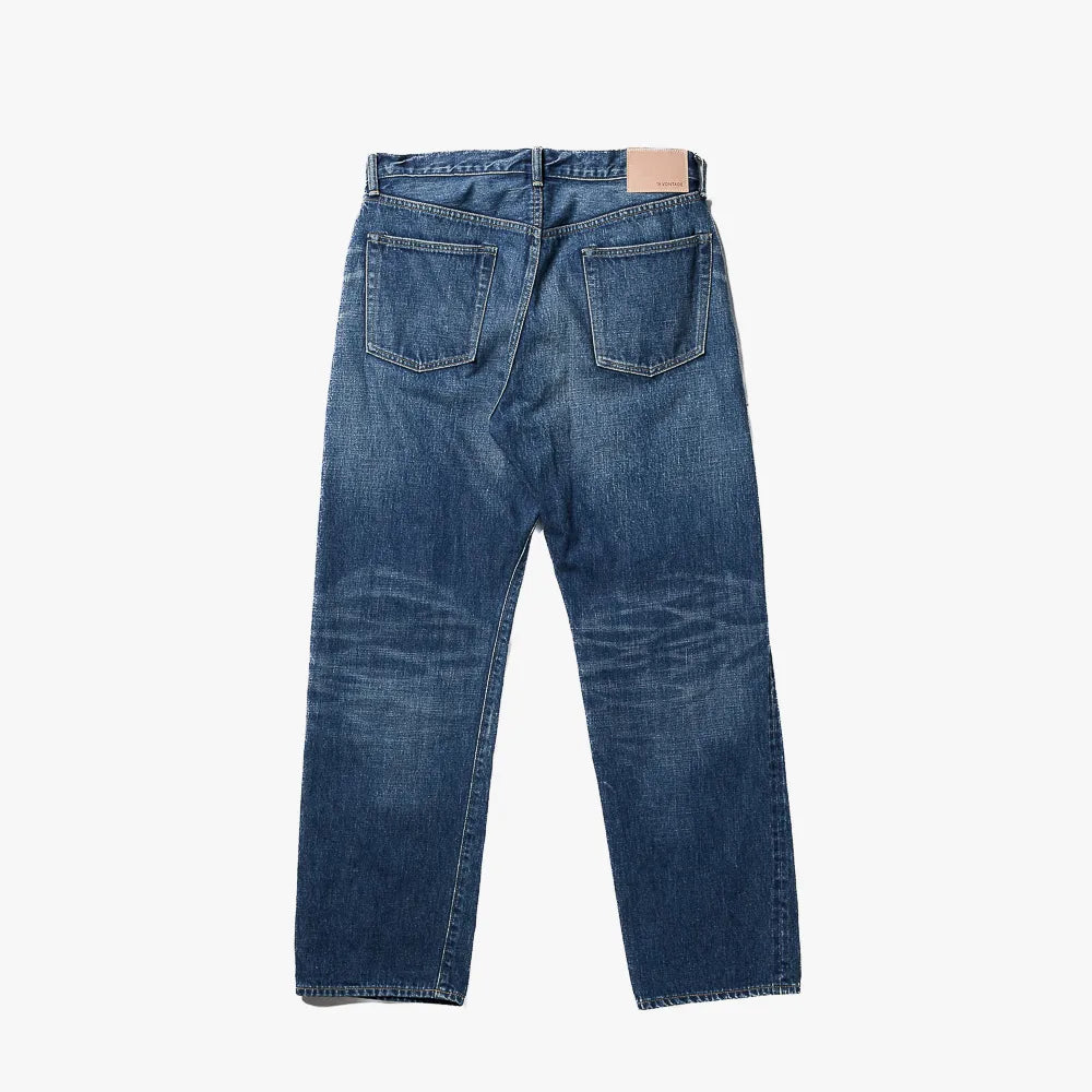 Back view of the A Vontade 5 Pocket Jeans in dark blue highlighting the rear pockets, yoke construction, and clean finish.