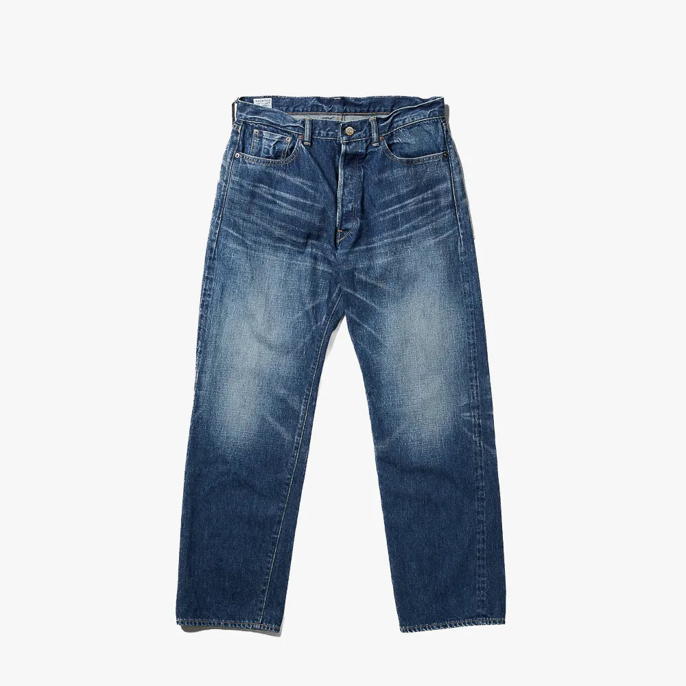 Front view of the A Vontade 5 Pocket Jeans in dark blue showing the classic five-pocket construction and straight denim silhouette.