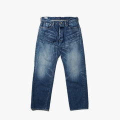 Front view of the A Vontade 5 Pocket Jeans in dark blue showing the classic five-pocket construction and straight denim silhouette.