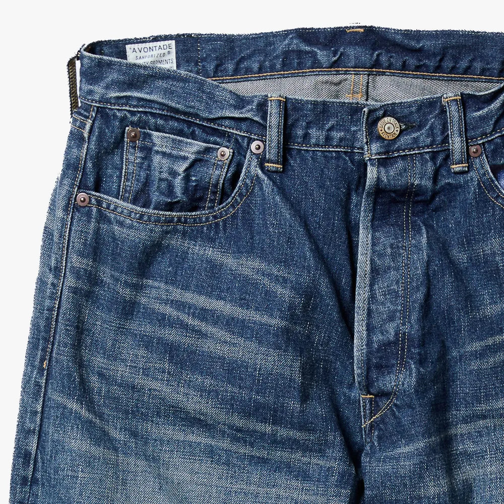 Close-up of the waistband and button area of the A Vontade 5 Pocket Jeans showing stitching details and durable denim fabric.