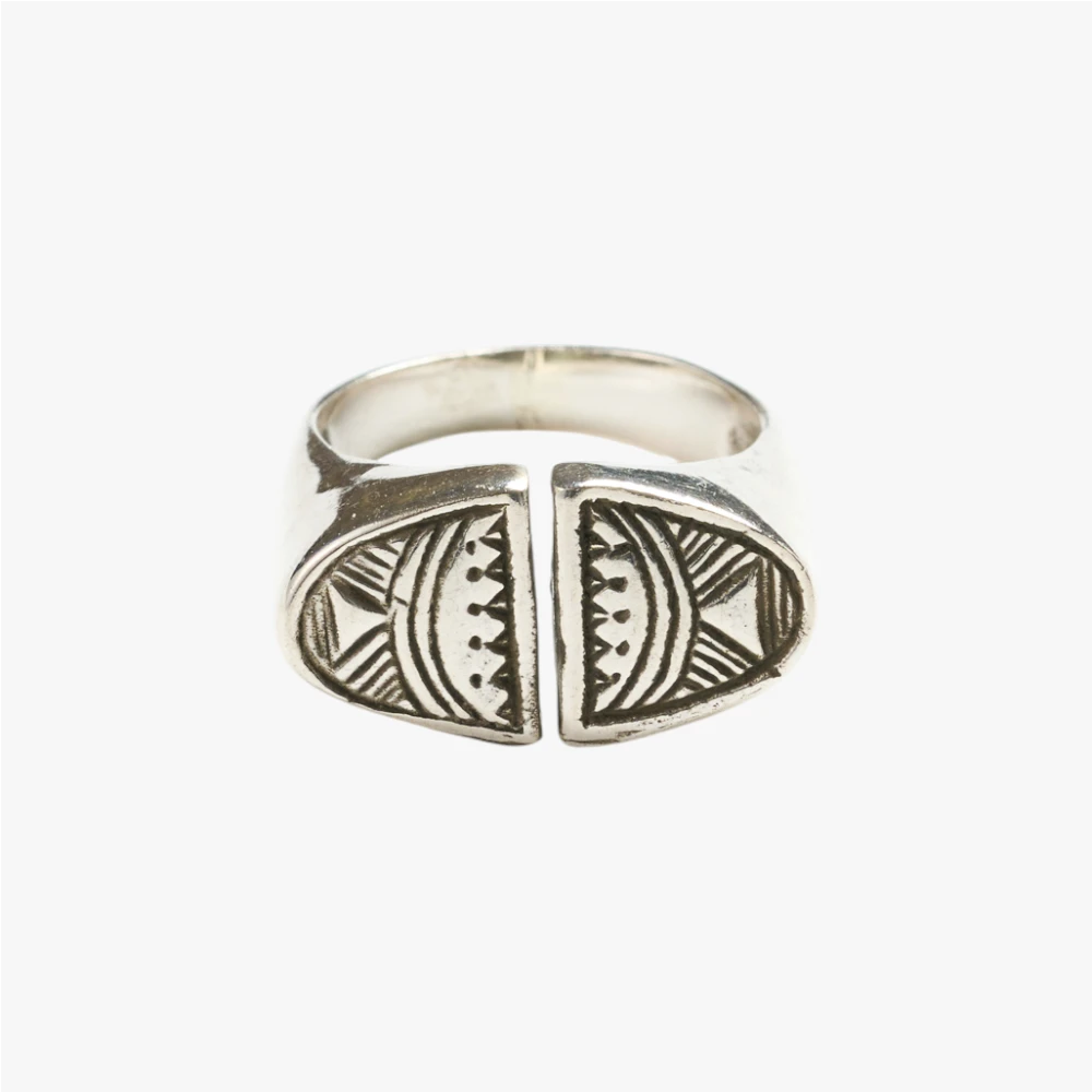 Full view of the Adawat’n Tuareg Agolid Ring showing the handcrafted metal form and Tuareg-inspired design.