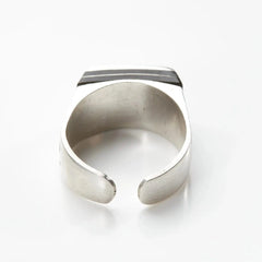 Black detail of Adawat'n Tuareg Ring Azro