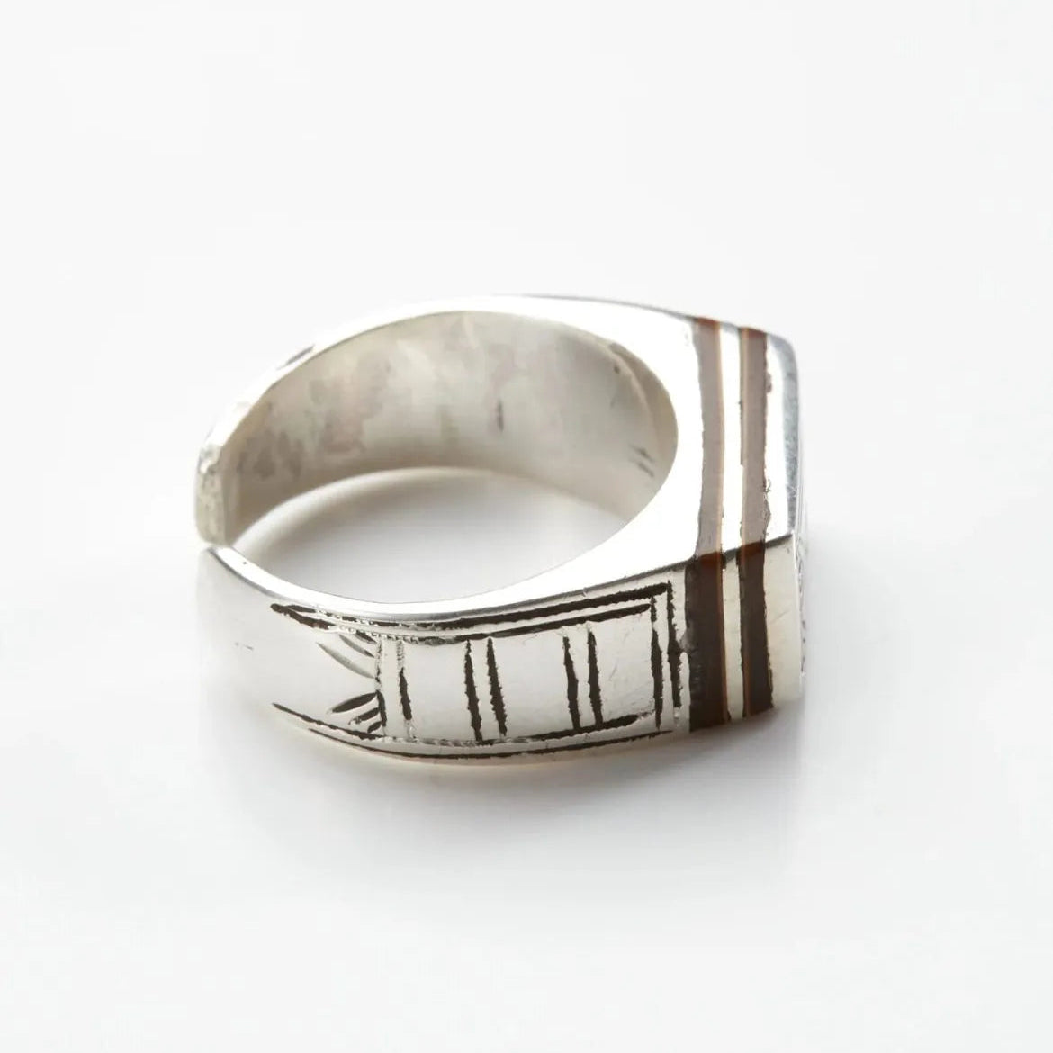 Side view 1 of Adawat'n Tuareg Ring Talbit