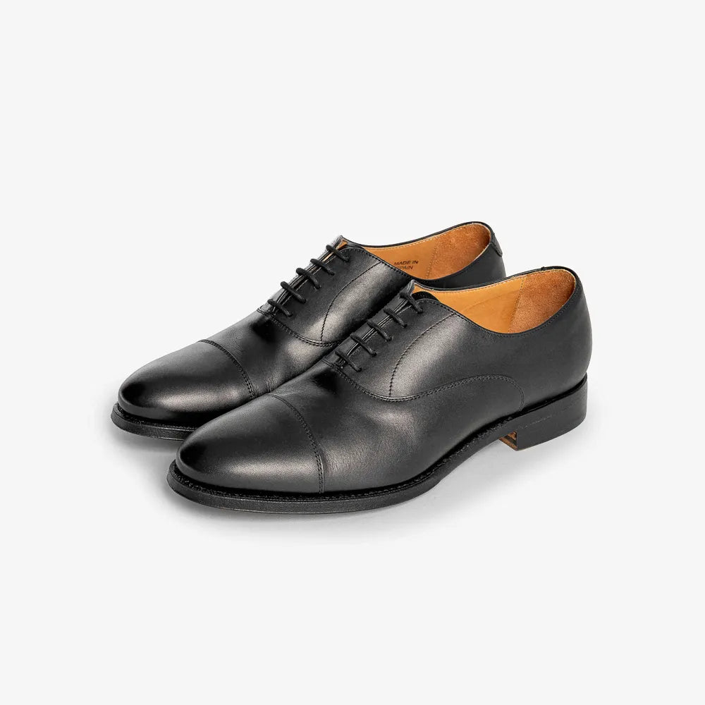 Berwick 4311 Oxford Cap Toe in black Chateaubriand leather, angled front view.