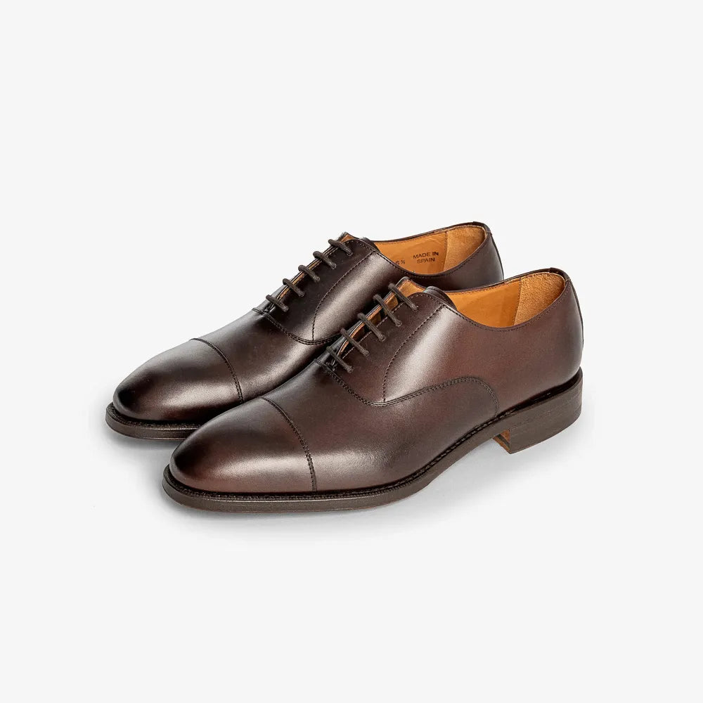 Berwick 5196 Oxford Captoe in Nomera Testa leather, angled front view showing captoe and lacing.