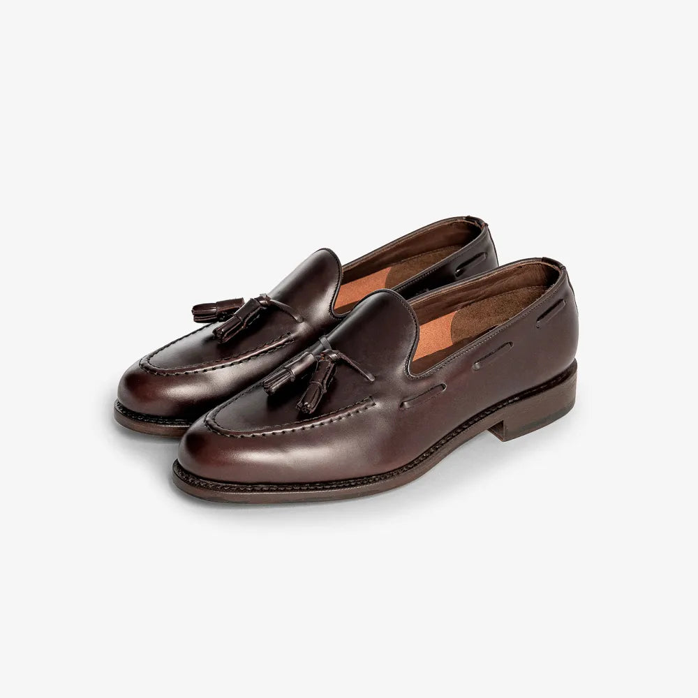 Berwick 5139 Tassel Loafer in Rois Marron leather, angled front view showing tassel and polish.