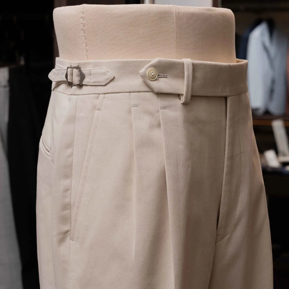Waistband and waist detail of the Calsa Nagasaki Trousers Cotton Beige