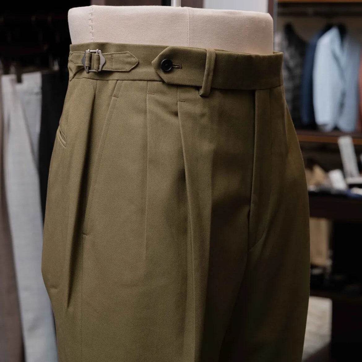 Waistband and waist detail of the Calsa Nagasaki Trousers Cotton Olive