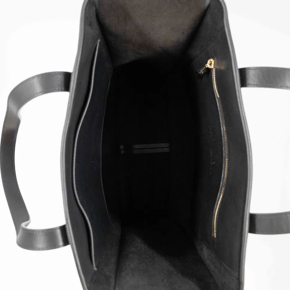 Inner pocket of the Frank Clegg Leather Market Tote Bag Black