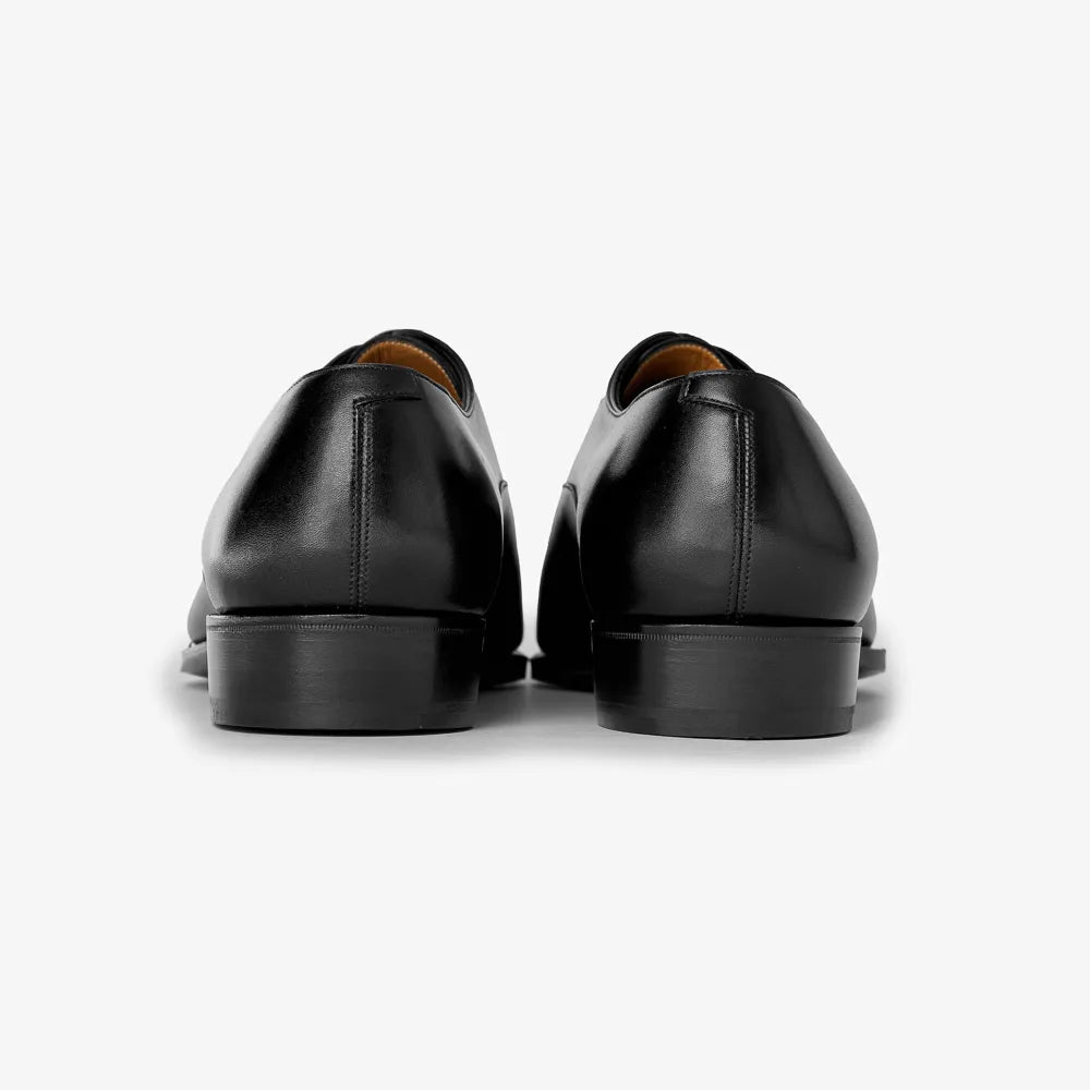 Gaziano & Girling DG70 Oxford in black calf leather, back view showing heel and stitching.