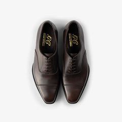 George Cleverley Harry Oxford in brown calf leather, top view highlighting the closed lacing and captoe.