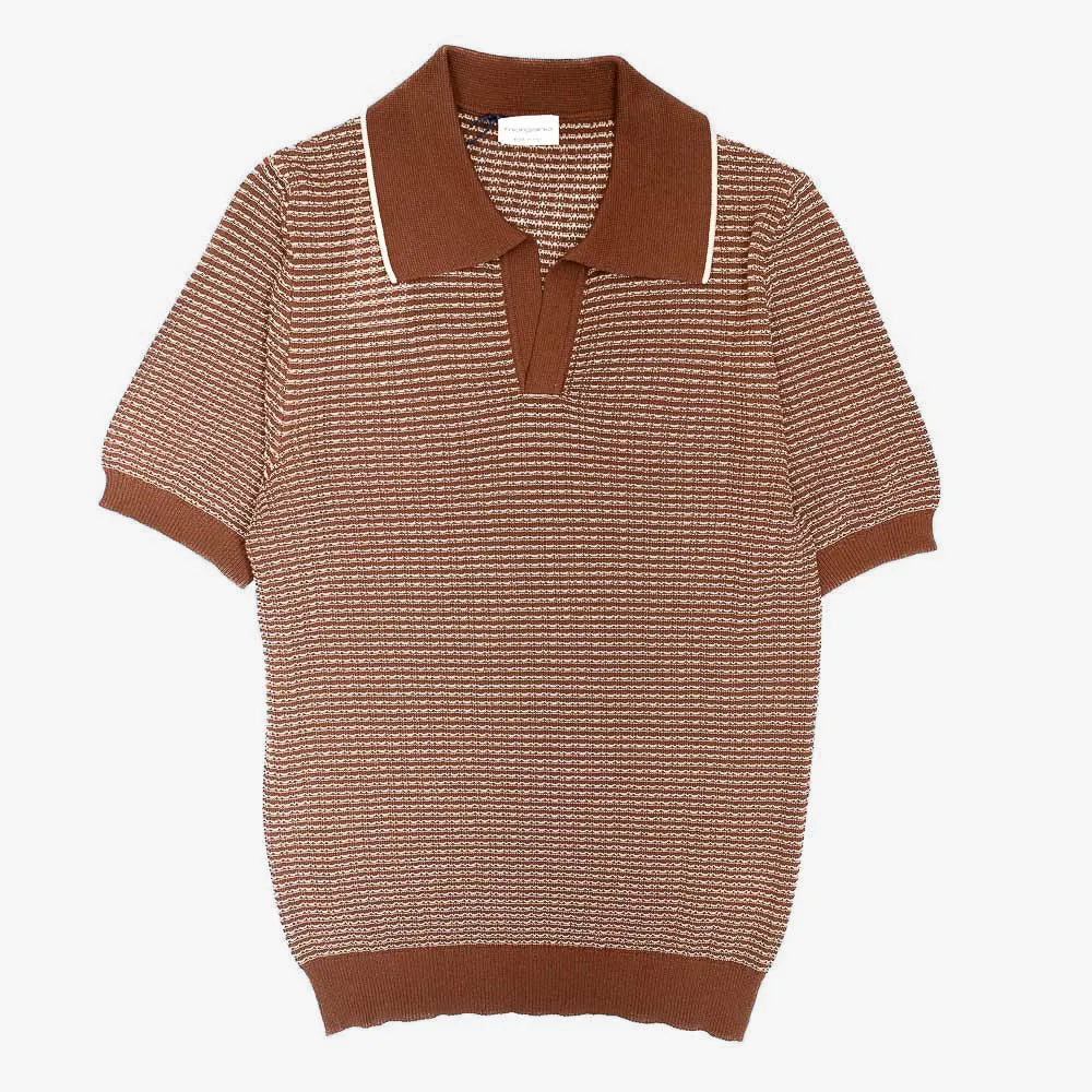 Front view of the Morgano jacquard polo neck in marrone and beige featuring a patterned knit design and refined silhouette.