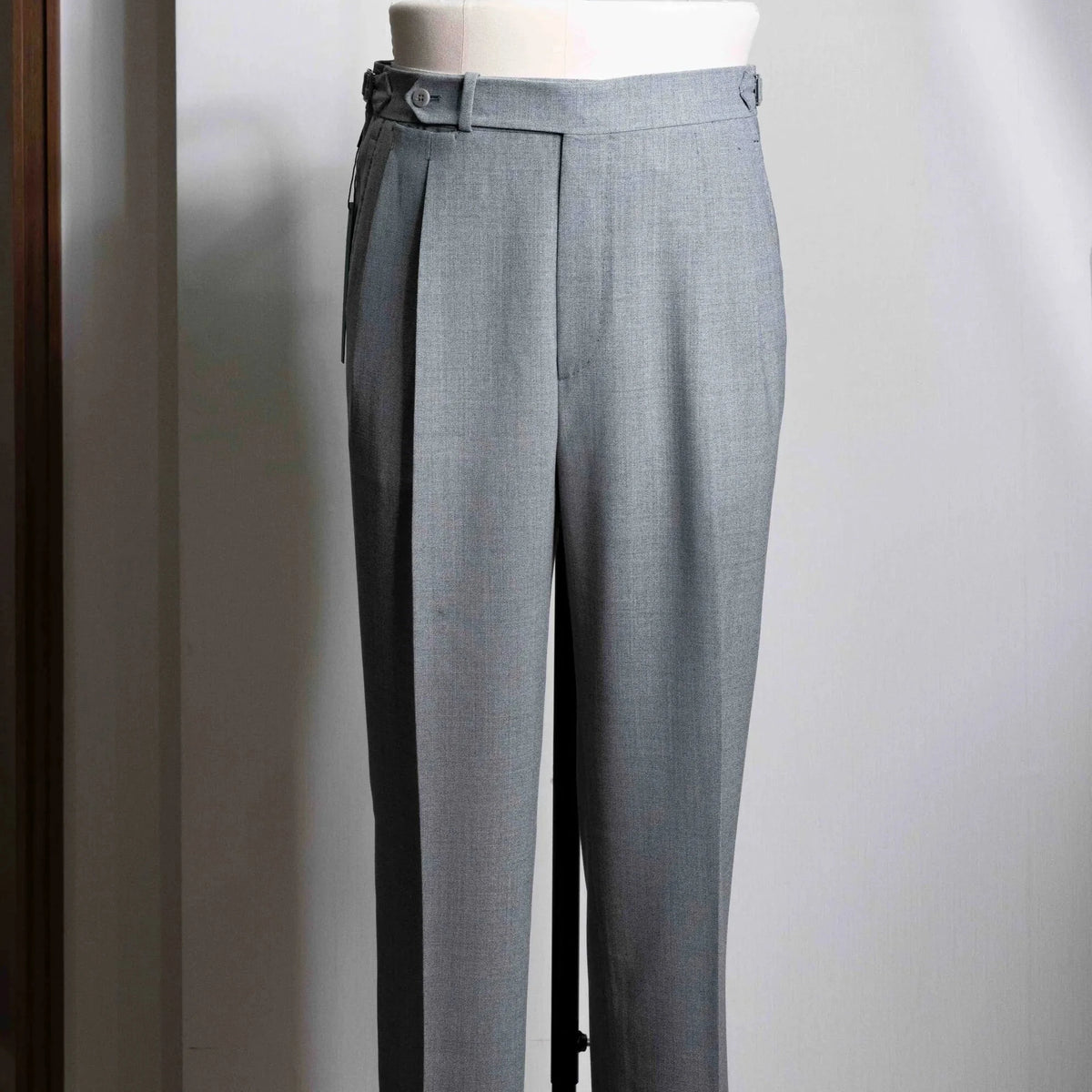 Front view of the Refinement Pantaloni Sartoriali Mid Grey by Drapers showing the tailored silhouette and refined mid-grey wool cloth.