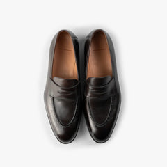 Top view of Saint Crispin’s 539 apron penny loafer in Expresso Crust Calf with hand-stitched apron visible.