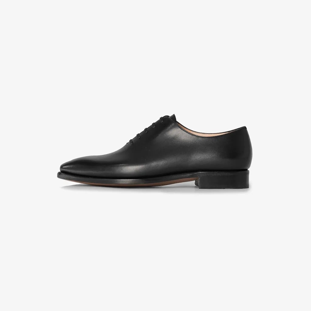 Side view of TLB Mallorca 199 Artista Van Gogh Boxcalf Negro Oxford showing closed channel leather sole and welt